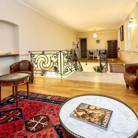 Champagne André Bergère&suites 4*