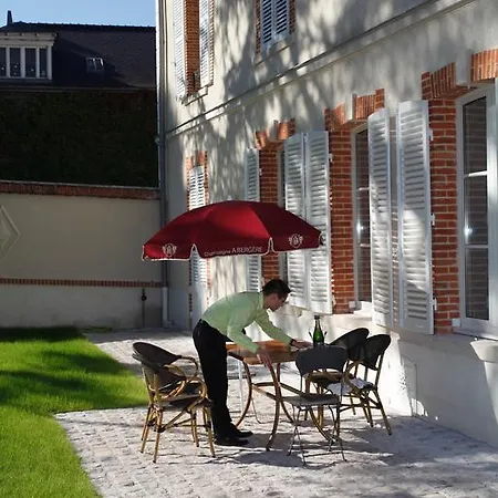 Champagne Andre Bergere & فندق مبيت وإفطار